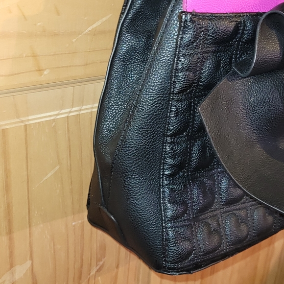 Betsey Johnson Quilted bucket tote BRAND NEW - Picture 5 of 8
